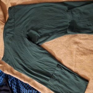 Green leggings